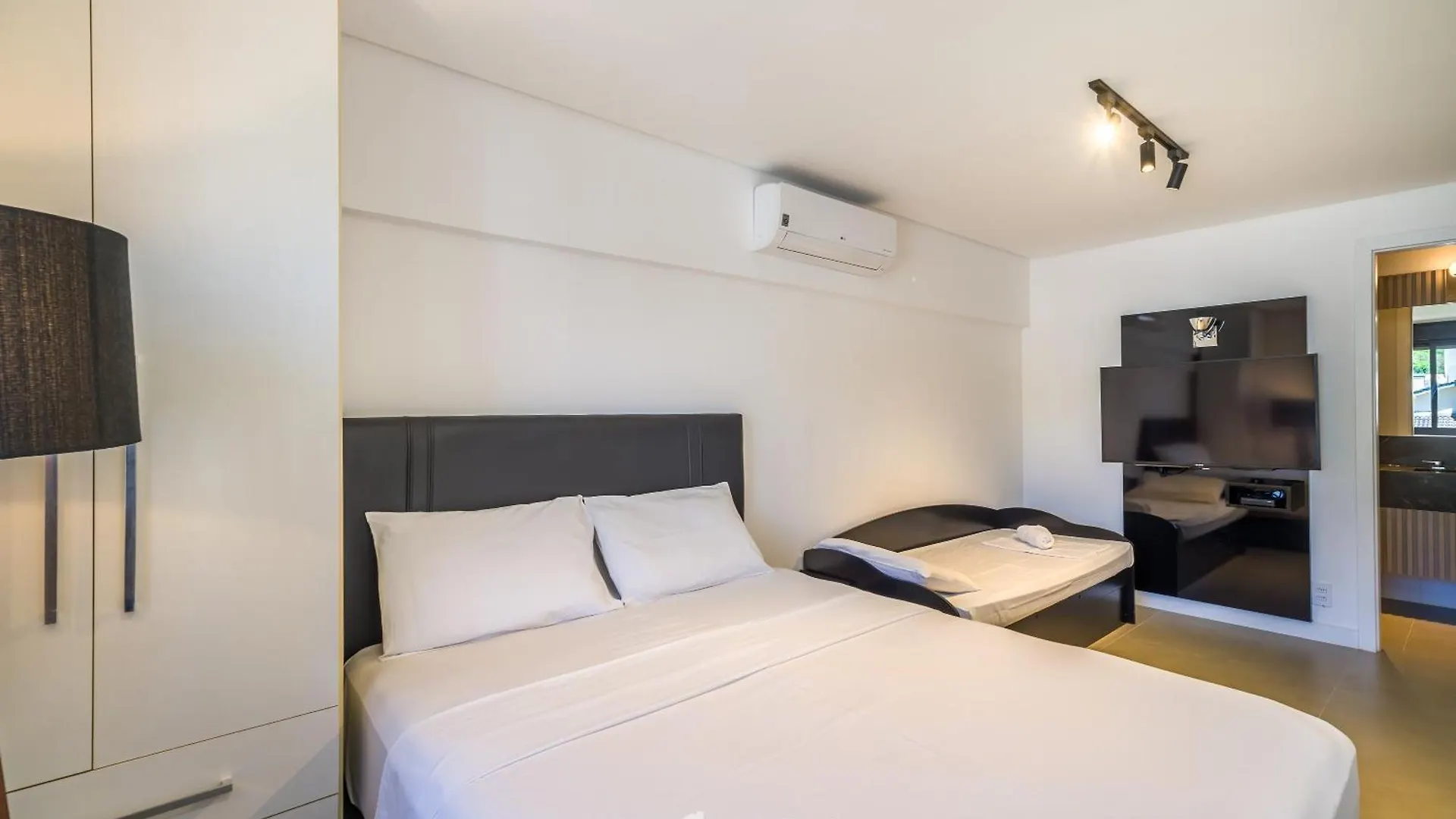 Jpr - Apartamentos A 260 Metros Da Praia Em Jurere Florianópolis Brezilya