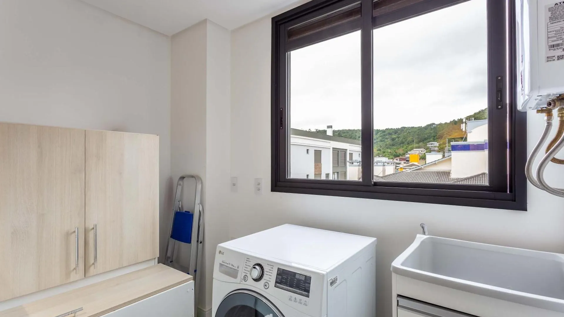 Jpr - Apartamentos A 260 Metros Da Praia Em Jurere Florianópolis